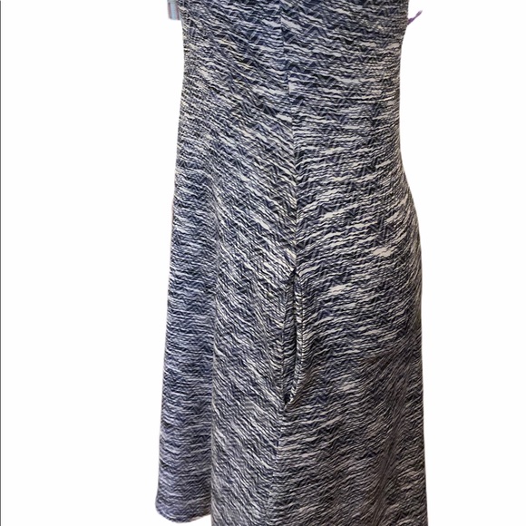 MPG Performance Travel Dress Size S - Picture 3 of 7